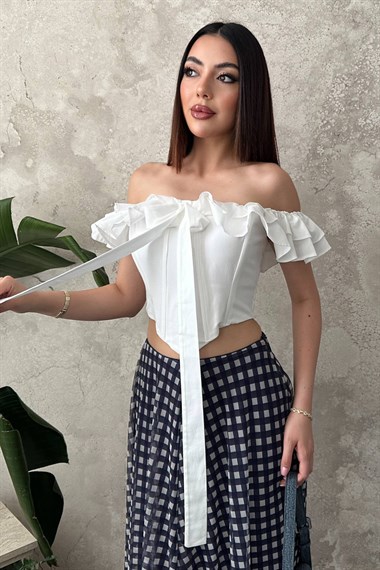 Beyaz Fırfırlı Balenli Bluz