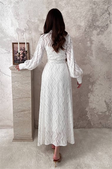 Off-White Long Dress With Belt Detail