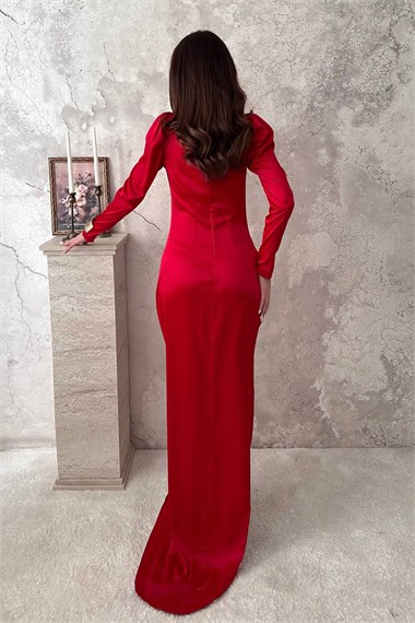 Red Dress With Cups And Slit