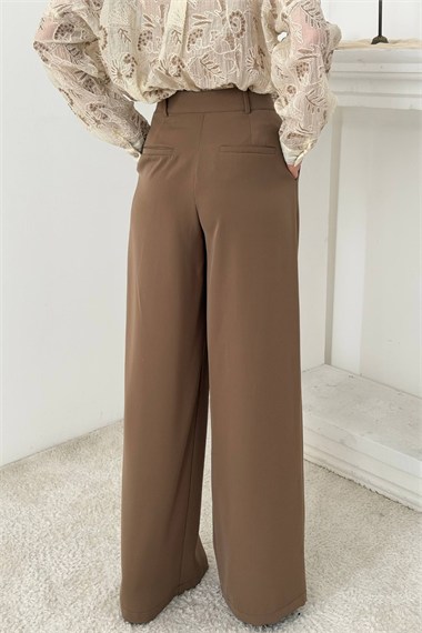 Mocca Pleated Comfort Pants