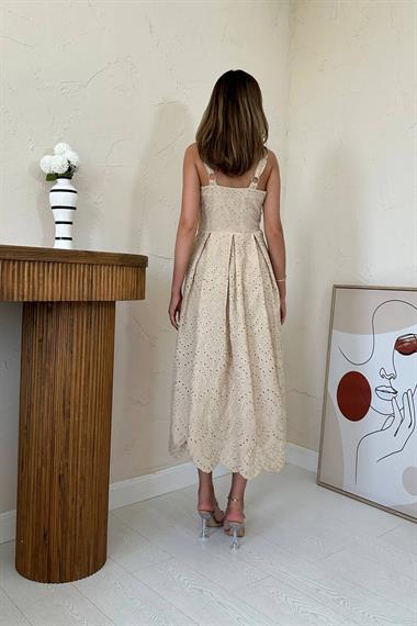 Toptan Bej Askılı Aparatlı Brode Elbise