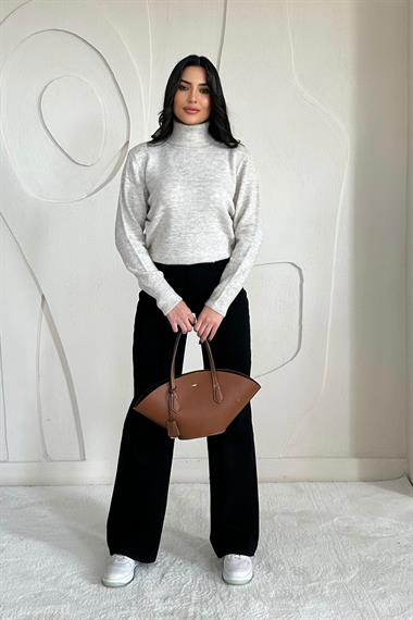 Toptan Bej Boğazlı Triko Kazak