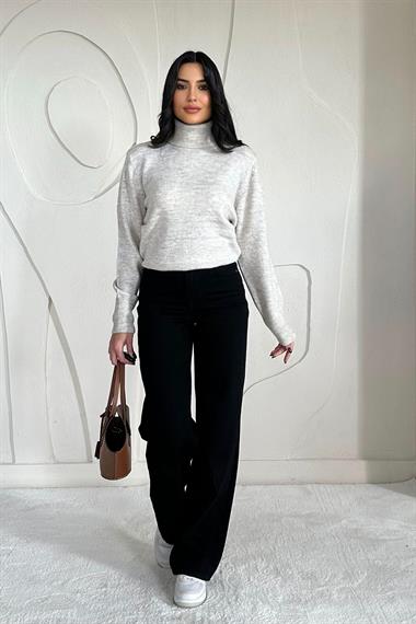 Toptan Bej Boğazlı Triko Kazak