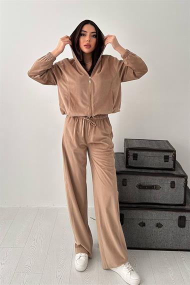 Toptan Bej İnce Kadife Takım