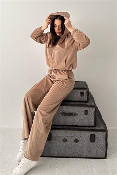 Toptan Bej İnce Kadife Takım