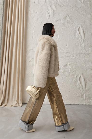 Toptan Bej Kürklü Kısa Manto