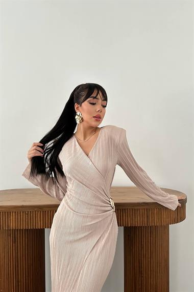 Toptan Bej Piliseli Tokalı Elbise