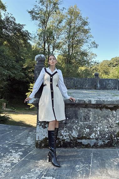 Toptan Bej Siyah Süs Cepli Askılı Elbise