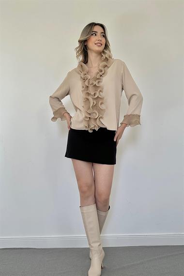Toptan Bej Yakası Volanlı Gömlek