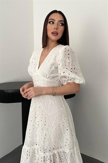 Toptan Beyaz Büzgü Detaylı Dantelli Brode Elbise