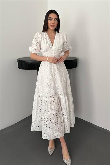 Toptan Beyaz Büzgü Detaylı Dantelli Brode Elbise