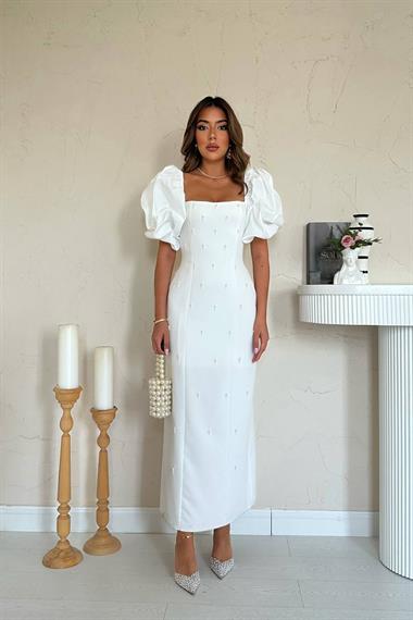 Toptan Beyaz İşlemeli Kolu Garnili Elbise