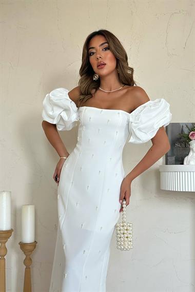 Toptan Beyaz İşlemeli Kolu Garnili Elbise