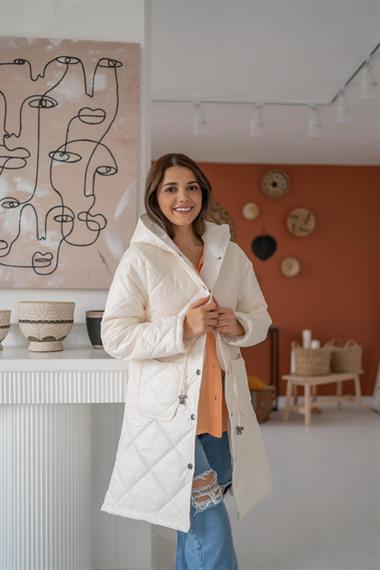 Toptan Beyaz Kapüşonlu Şişme Mont