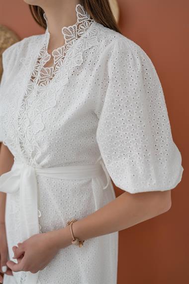 Toptan Beyaz Önü Dantelli Brode Elbise