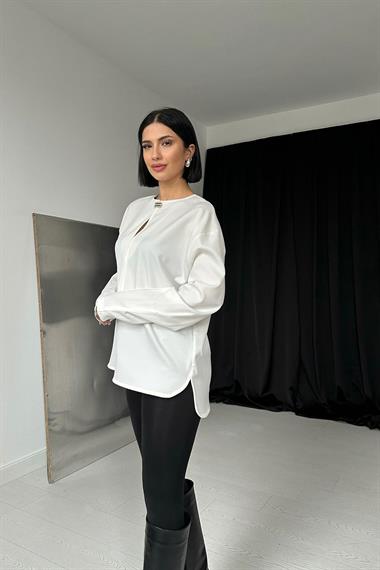 Toptan Beyaz Yakası Broşlu Bluz
