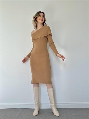 Toptan Camel Düşük Omuz Mini Triko Elbise