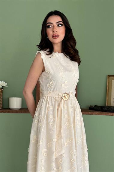 Toptan Ekru 3d Brode Detaylı Elbise