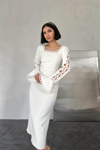 Toptan Ekru Dantelli Önü Gül Detaylı Atlas Elbise