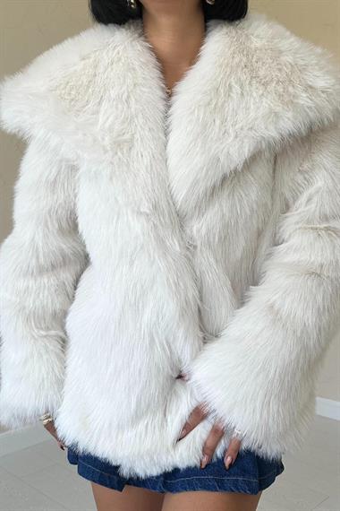 Toptan Ekru Vatkalı Kürklü Manto