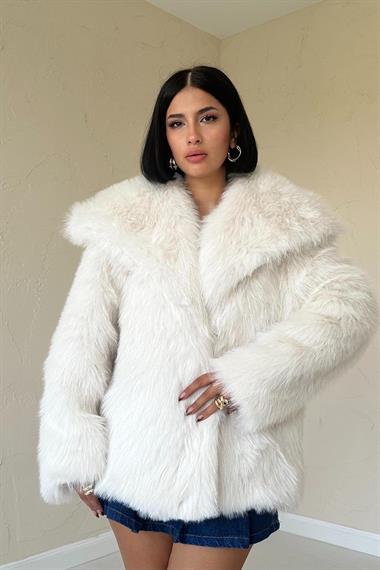 Toptan Ekru Vatkalı Kürklü Manto