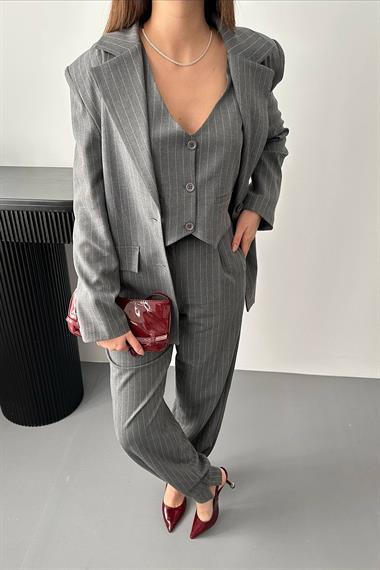 Toptan Gri Çizgili Üçlü Takım