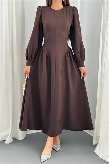 Toptan Kahverengi Yanları Büzgülü Uzun Kollu Elbise