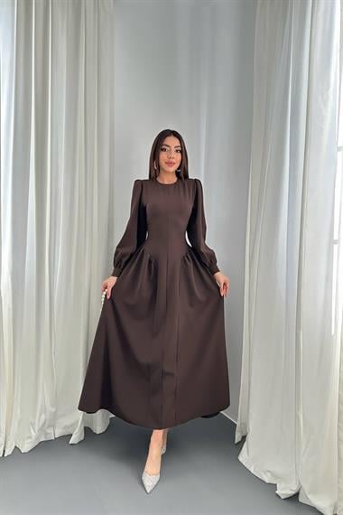 Toptan Kahverengi Yanları Büzgülü Uzun Kollu Elbise