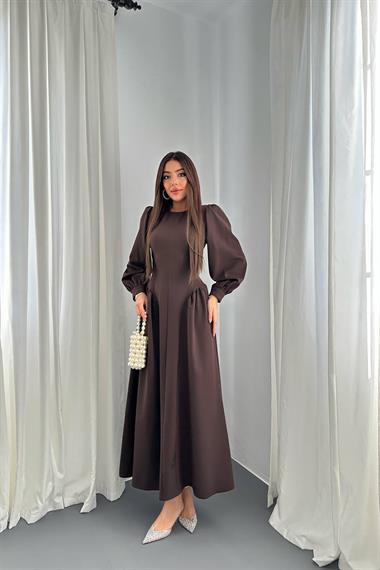 Toptan Kahverengi Yanları Büzgülü Uzun Kollu Elbise