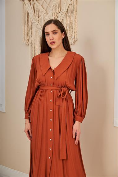 Toptan Kiremit Düğmeli ve Kuşaklı Elbise