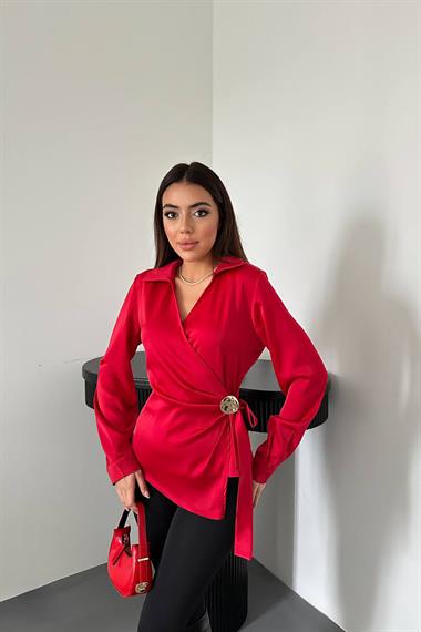 Toptan Kırmızı Düğme Detaylı Saten Bluz