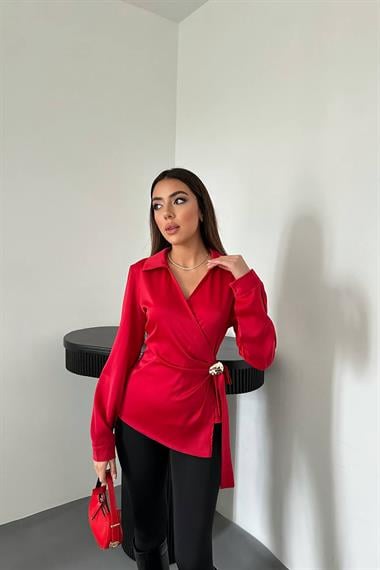 Toptan Kırmızı Düğme Detaylı Saten Bluz