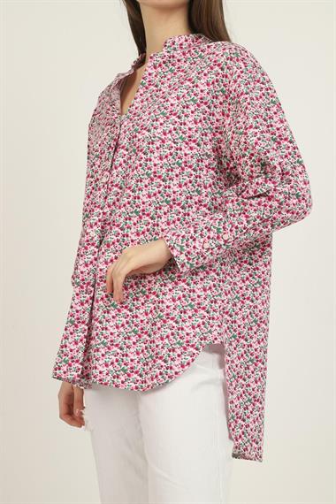 Toptan Kırmızı V Yakalı ve Desenli Gömlek