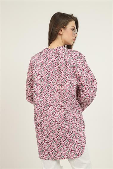 Toptan Kırmızı V Yakalı ve Desenli Gömlek