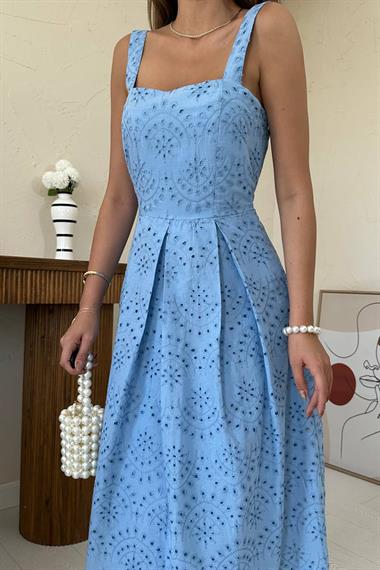 Toptan Mavi Askılı Aparatlı Brode Elbise