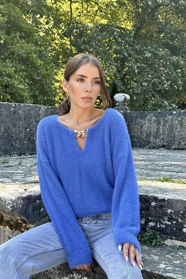 Toptan Mavi Yakası Zincirli Triko Kazak