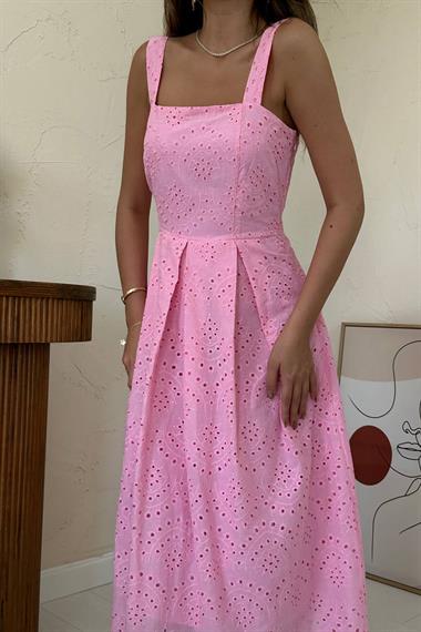 Toptan Pembe Askılı Aparatlı Brode Elbise