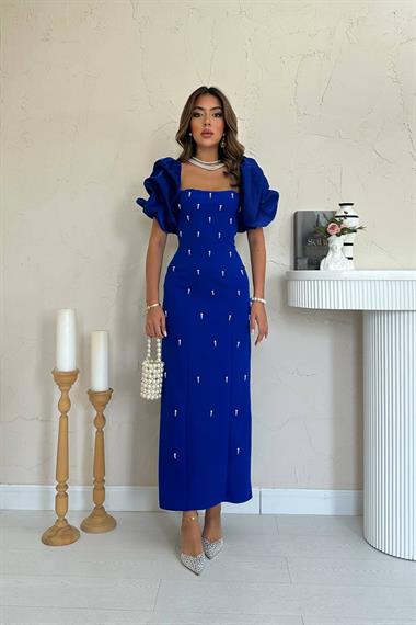 Toptan Saks İşlemeli Kolu Garnili Elbise