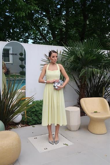 Toptan Sarı Boyundan Bağlamalı Keten Elbise