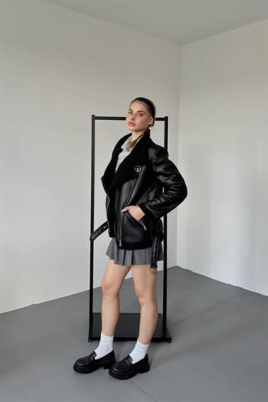 Toptan Siyah Apoletli Kürklü Ceket