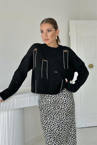 Toptan Siyah Faça ve Zincirli Triko Kazak