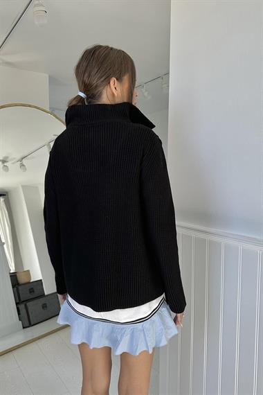 Toptan Siyah Fermuarlı ve Boğazlı Triko Kazak