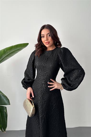 Toptan Siyah Kabartmalı Dantel Detaylı Kemerli Uzun Elbise