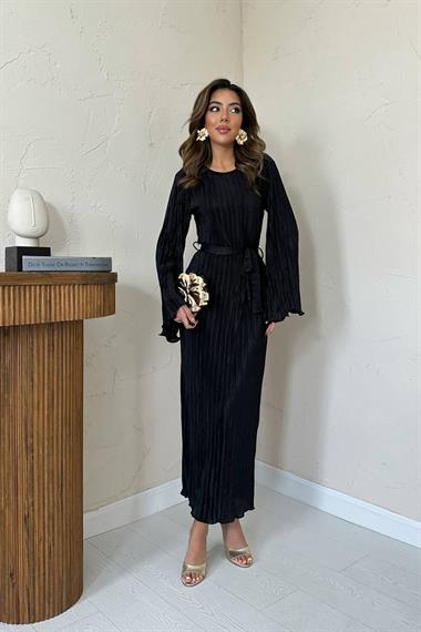 Toptan Siyah Kuşaklı Pliseli Elbise