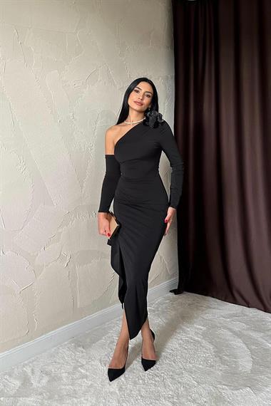 Toptan Siyah Omzu Güllü Yırtmaçlı Elbise
