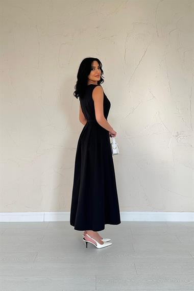 Toptan Siyah Önü Britli Pileli Elbise