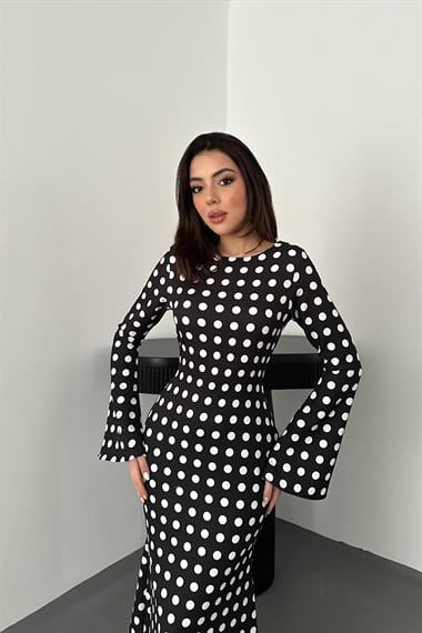 Toptan Siyah Puantiyeli Vücudu Saran Elbise