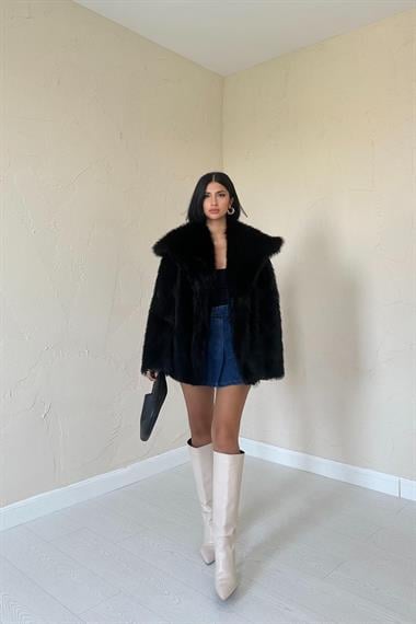 Toptan Siyah Vatkalı Kürklü Manto