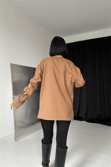 Toptan Vizon Yakası Broşlu Bluz