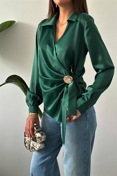 Toptan Zümrüt Düğme Detaylı Saten Bluz